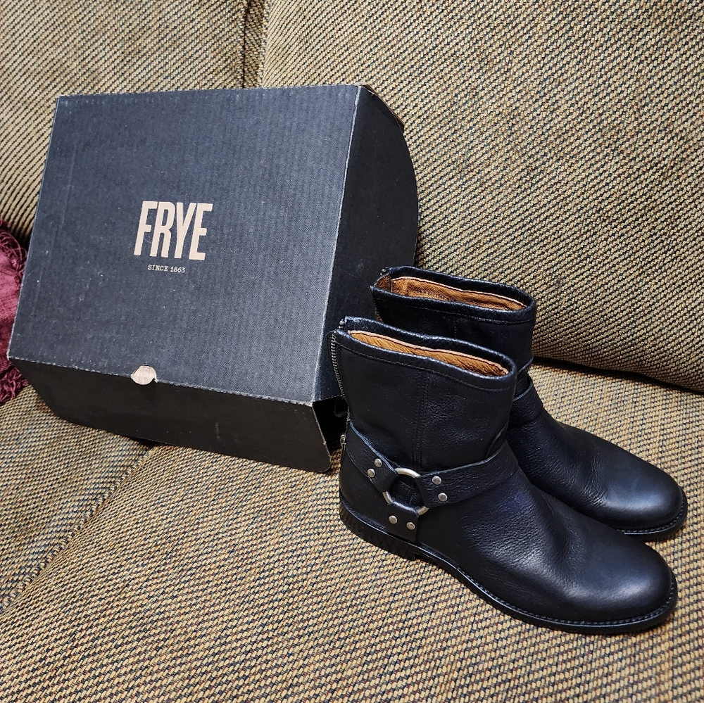 Frye Portia Harness Short boot black 7.5M